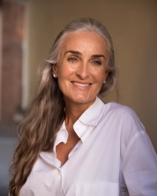 Linda, Amari Method client — business owner pain relief